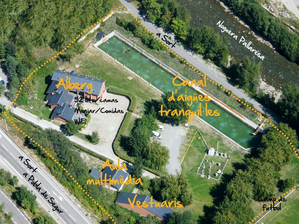 Alberg Escola De Piraguisme De Sort Extérieur photo