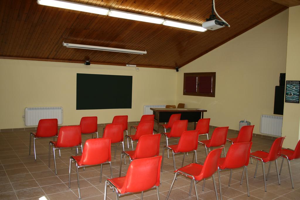 Alberg Escola De Piraguisme De Sort Extérieur photo