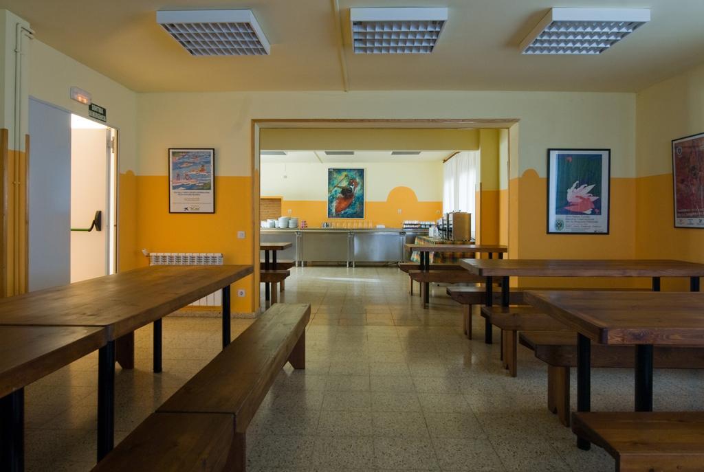 Alberg Escola De Piraguisme De Sort Extérieur photo