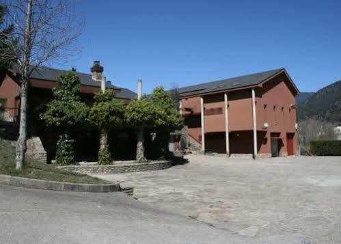 Alberg Escola De Piraguisme De Sort Extérieur photo